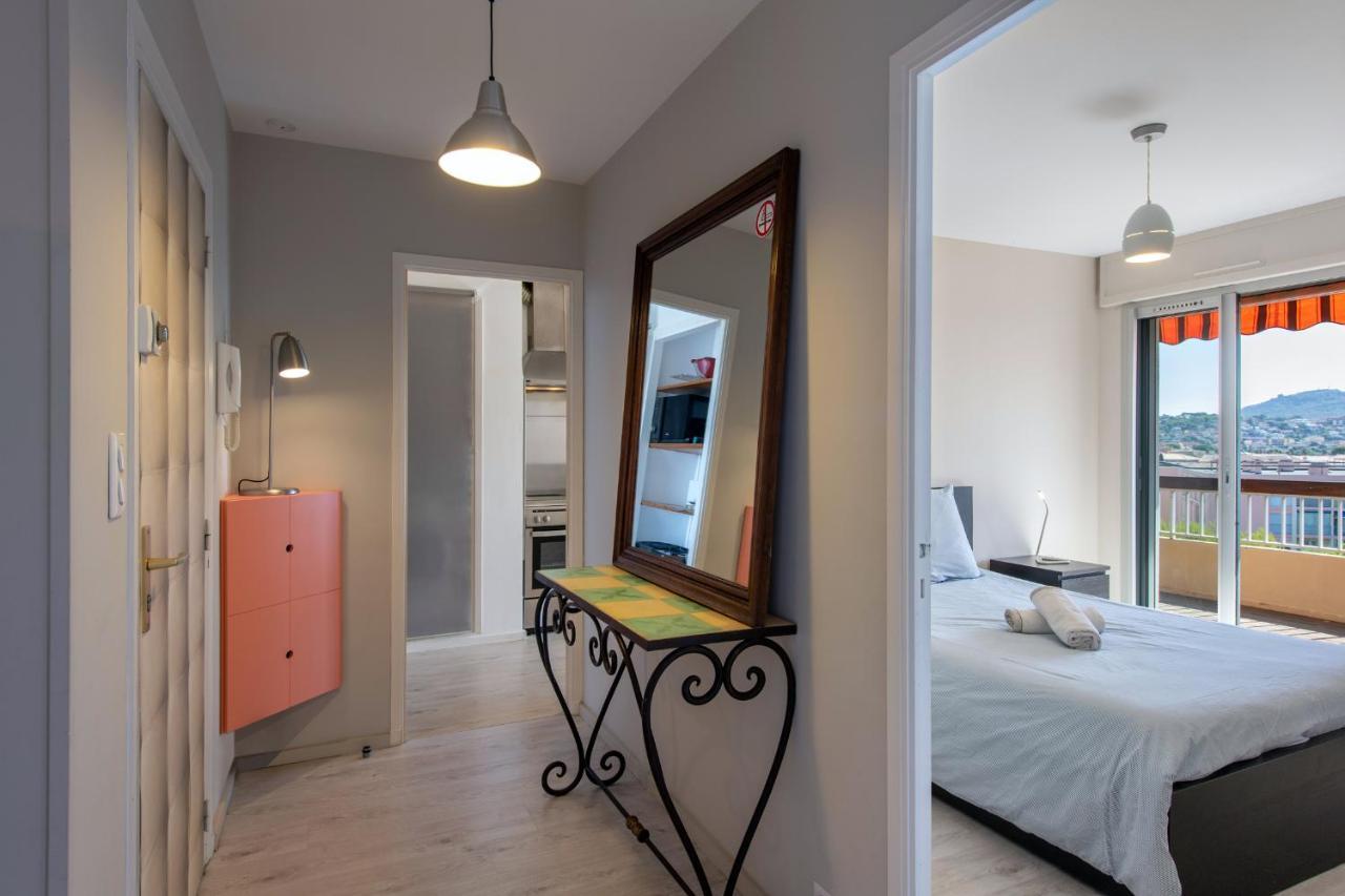 Le Cadet - Vue Panoramique Ville Et Baie De Sanary Sur Mer, Parking & Terrasse - 2 A 4 Pers Екстериор снимка
