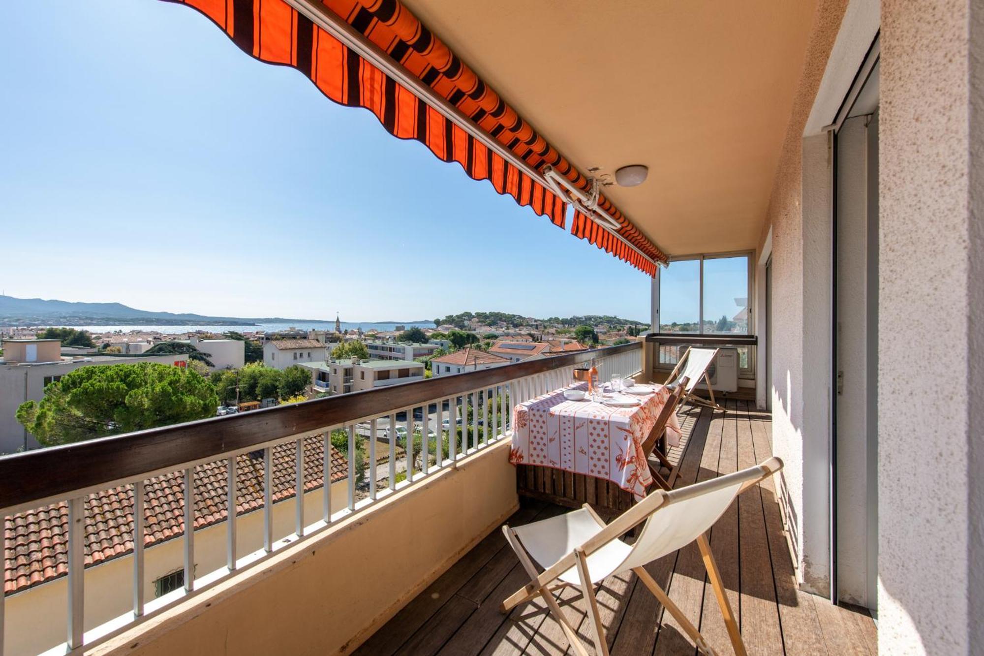 Le Cadet - Vue Panoramique Ville Et Baie De Sanary Sur Mer, Parking & Terrasse - 2 A 4 Pers Екстериор снимка